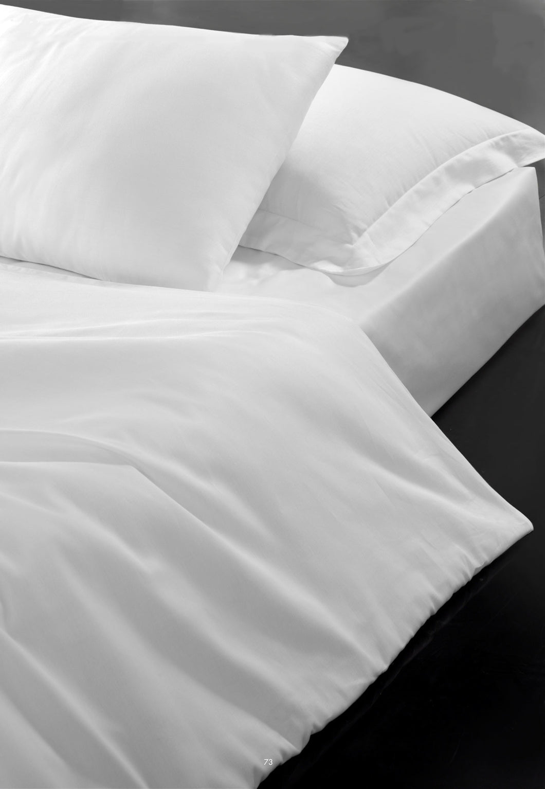 Percale, double bedding set (2 duvet covers + 2 pillowcases + 1 large bed sheet)
